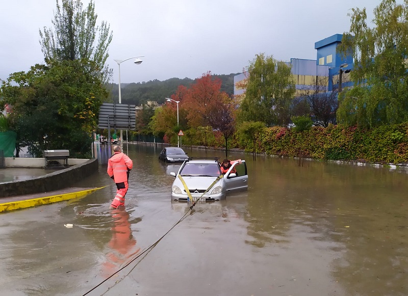 [FOTOS] Importantes inundaciones en Castro Urdiales por las fuertes lluvias