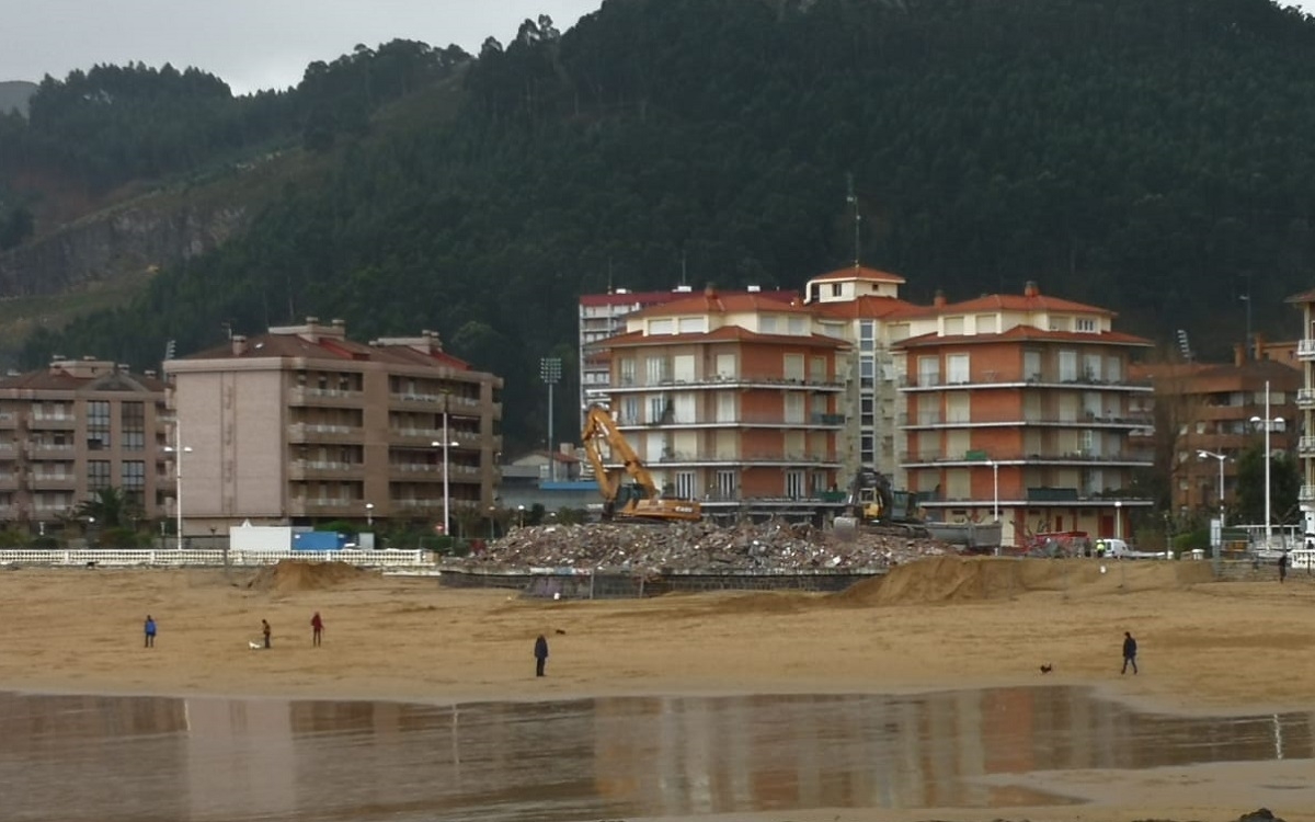 FOTOS/ El Hotel Miramar De Castro Urdiales Ya Es Historia. La Repasamos ...